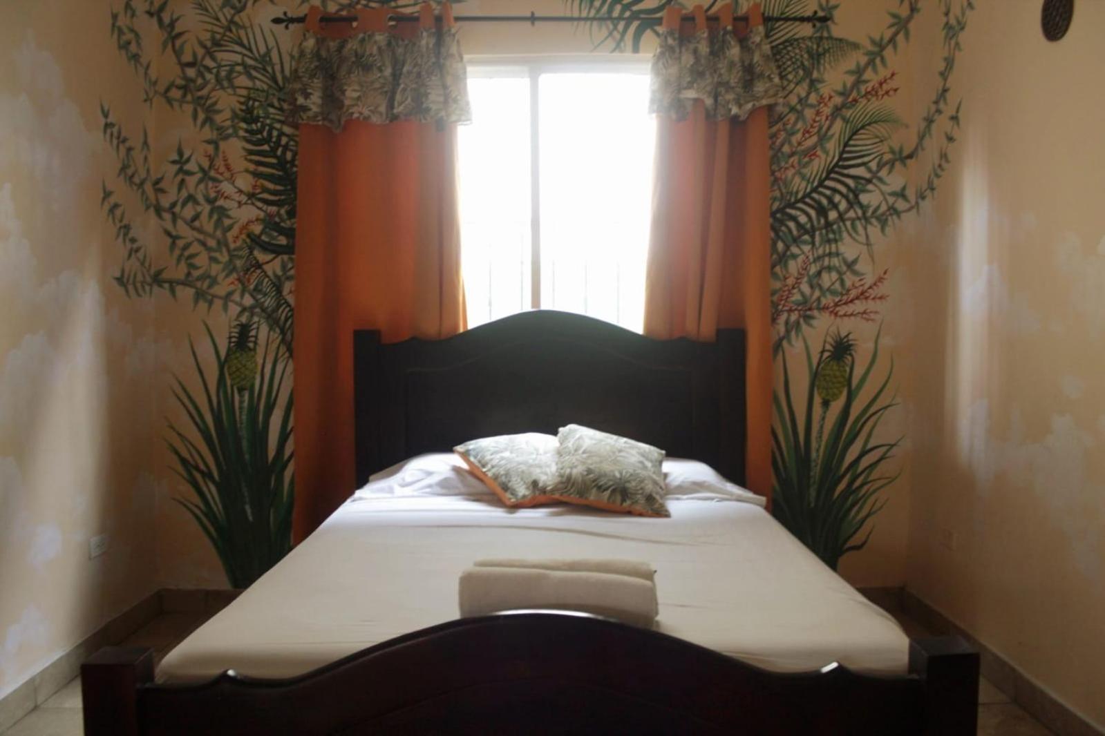 Cataleya Hostel Бокас-дель-Торо Экстерьер фото